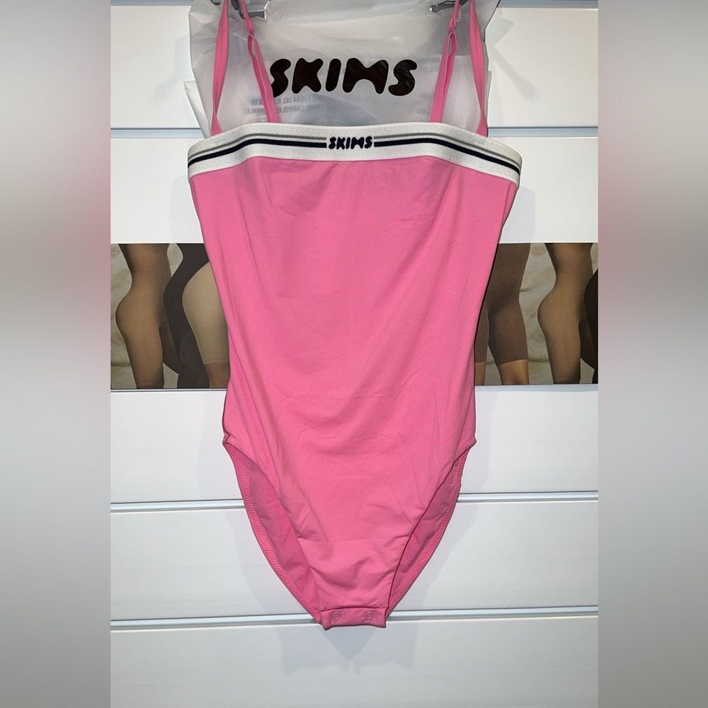 Skims xs pink body suite camisole activewear limited skims sold out women’s new